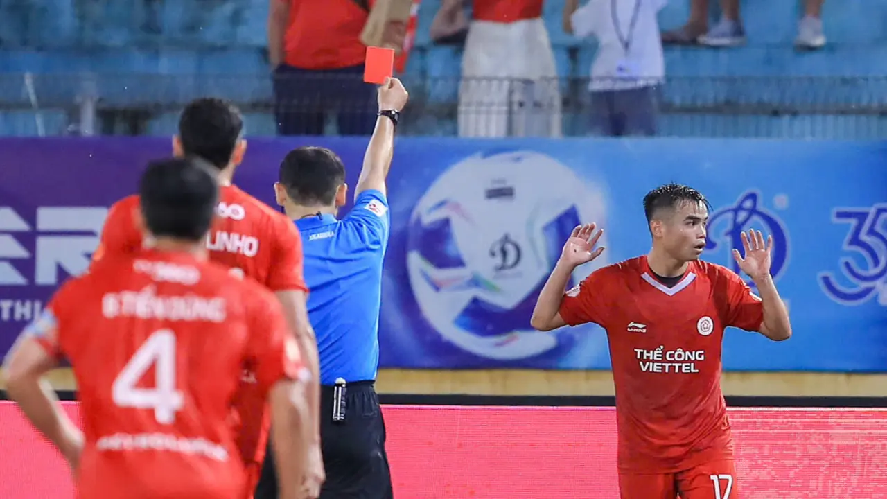 Thể Công lại sảy chân giúp CAHN tiến sát chức vô địch V-League