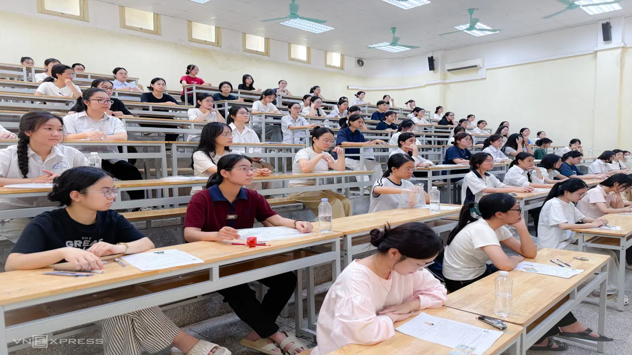 Thí sinh đổ về kỳ thi Sư phạm đông nhất trước nay