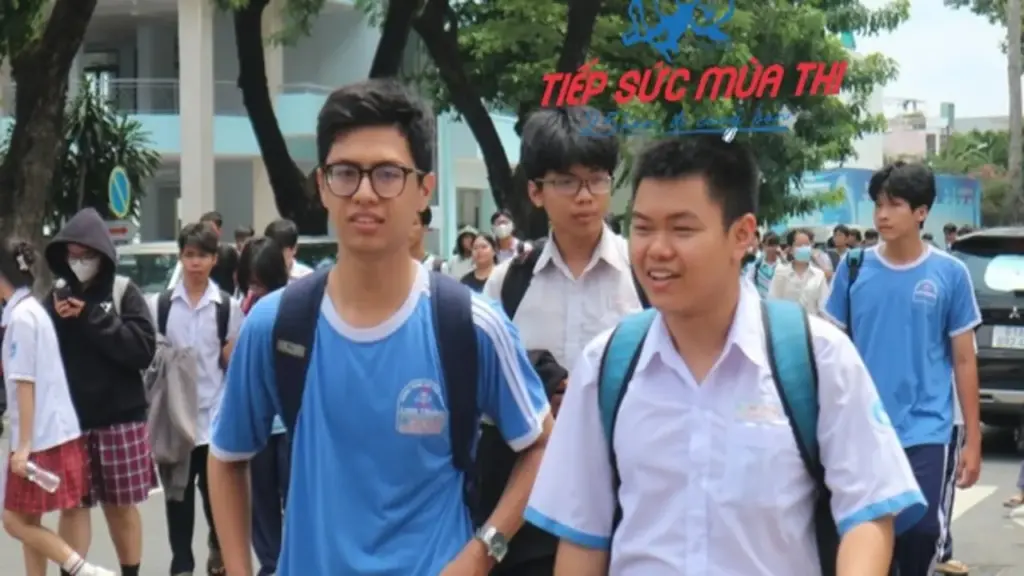 Thí sinh nói đề thi đánh giá năng lực vừa sức với… giáo viên