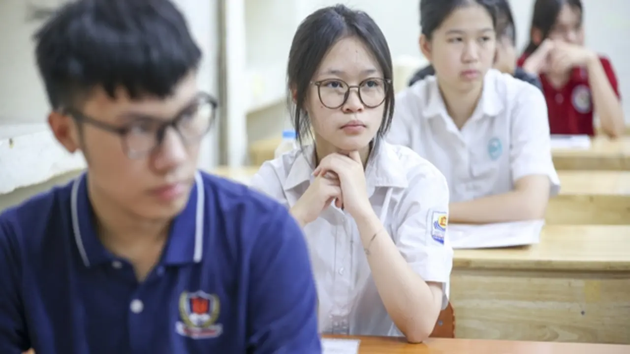 Thi vào lớp 10 môn ngữ văn: 390 thí sinh bỏ thi, 1 thí sinh vi phạm