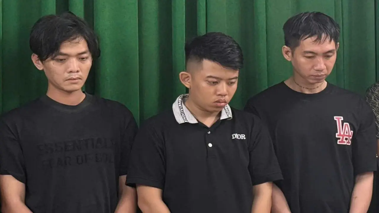 Thiếu nợ, lập nhóm trên mạng xã hội đi cướp tiệm vàng ở TP.HCM