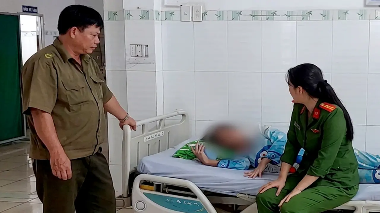 Thiếu nữ 15 tuổi loạn thần do dùng điện thoại nhiều đêm liền không ngủ