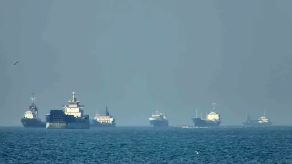 Thỏa thuận ngừng bắn Mỹ - Iran lung lay sau đụng độ ở Hormuz