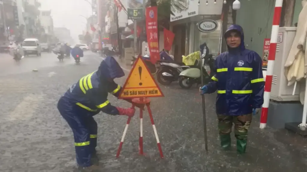 Thời tiết hôm nay 20-5: Bắc Bộ hứng đợt mưa 300mm, Nam Bộ mưa dông