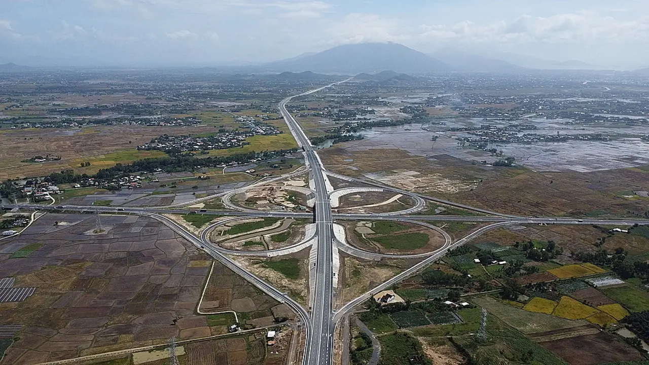 Thông xe 22 km đầu cao tốc Khánh Hòa - Buôn Ma Thuột