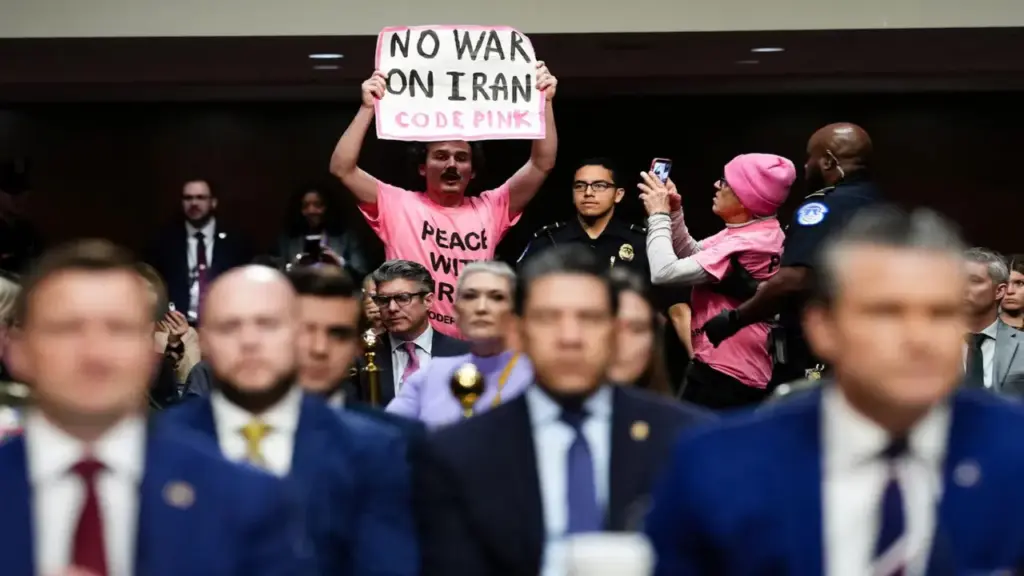 Thượng viện Mỹ 'nhắc nhở' ông Trump về quyền lực chiến tranh