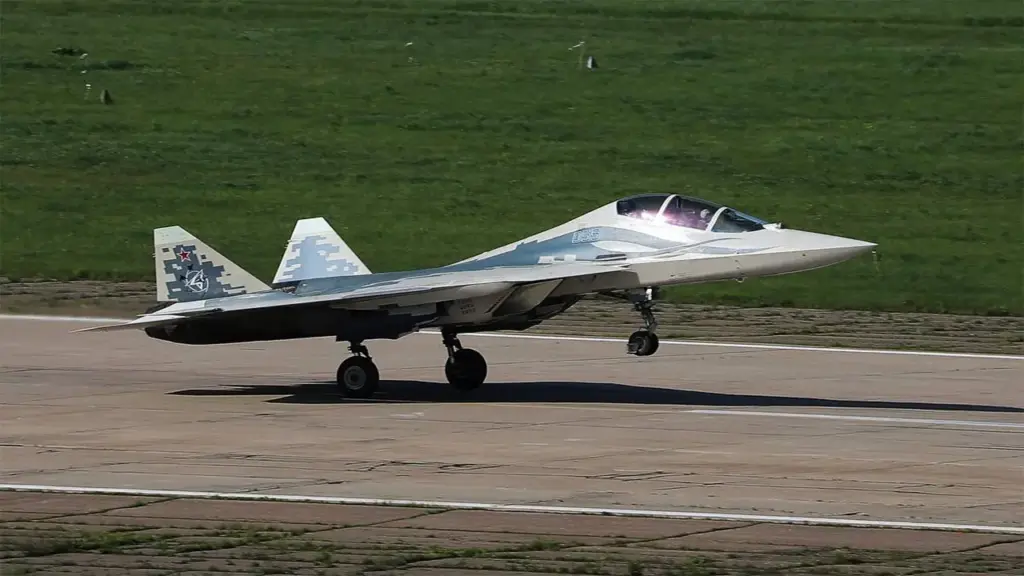 Tiêm kích Su-57 hai chỗ ngồi lần đầu bay thử