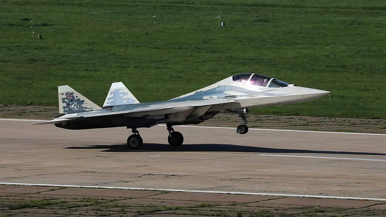 Tiêm kích Su-57 hai chỗ ngồi lần đầu bay thử