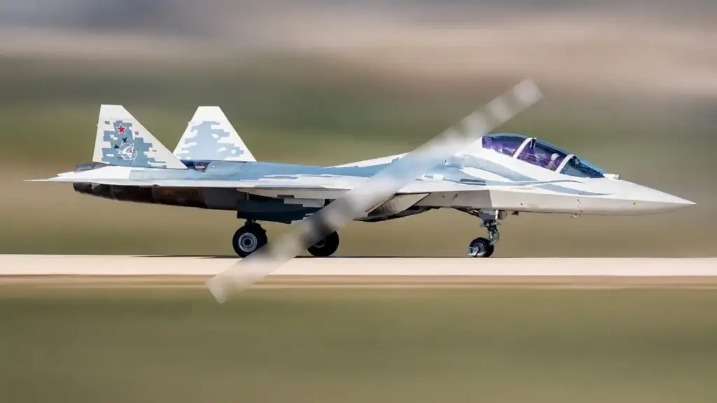 Tiêm kích Su-57 hai chỗ ngồi lộ diện