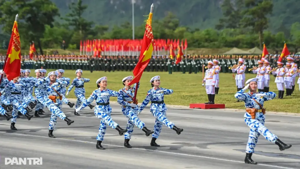 Tiến sĩ, bác sĩ vào quân đội có thể được phong quân hàm Thiếu tá