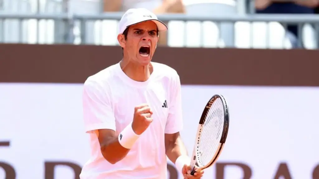 'Tiểu Alcaraz' tái lập kỳ tích của Djokovic
