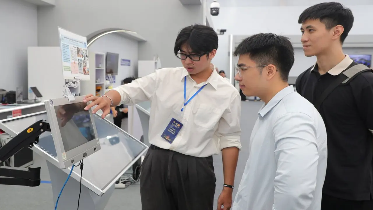 Tin vui cho sinh viên học khoa học cơ bản, công nghệ chiến lược