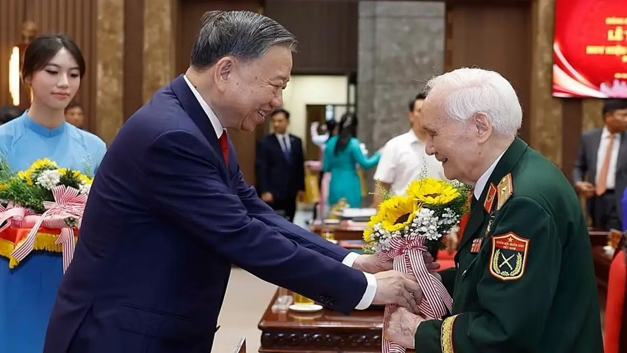 Tổng Bí thư, Chủ tịch nước: Càng có quyền lực càng phải tự ràng buộc mình