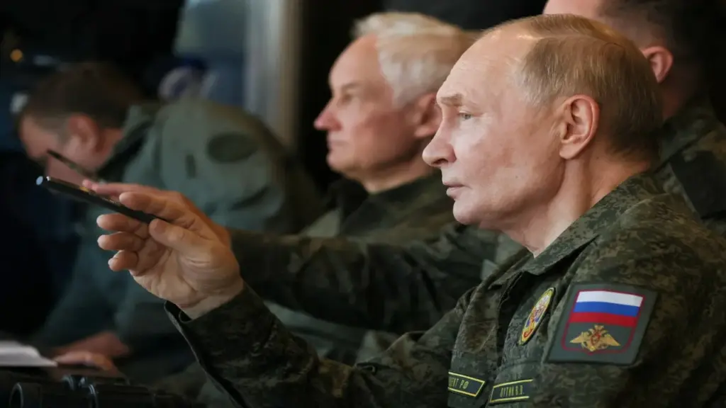 Tổng thống Putin cảnh báo kịch bản NATO “xuyên thủng pháo đài” Kaliningrad