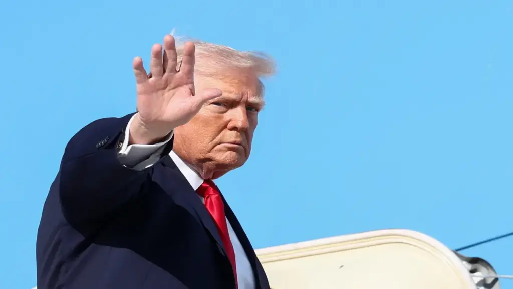 Tổng thống Trump vạch rõ "lằn ranh đỏ", cảnh báo tiếp tục phong tỏa Iran