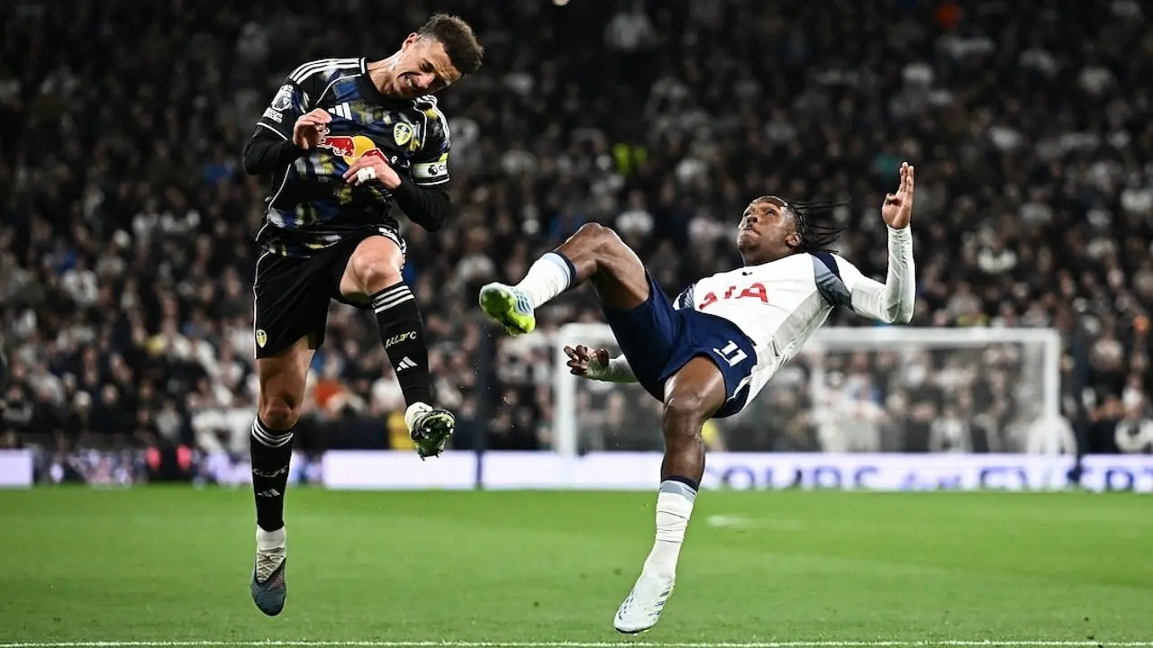 Tottenham lỡ cơ hội bứt lên trong cuộc đua trụ hạng
