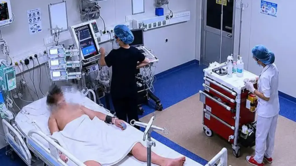 TP.HCM: Cứu bệnh nhi nhiễm não mô cầu thể viêm màng não biến chứng nguy kịch