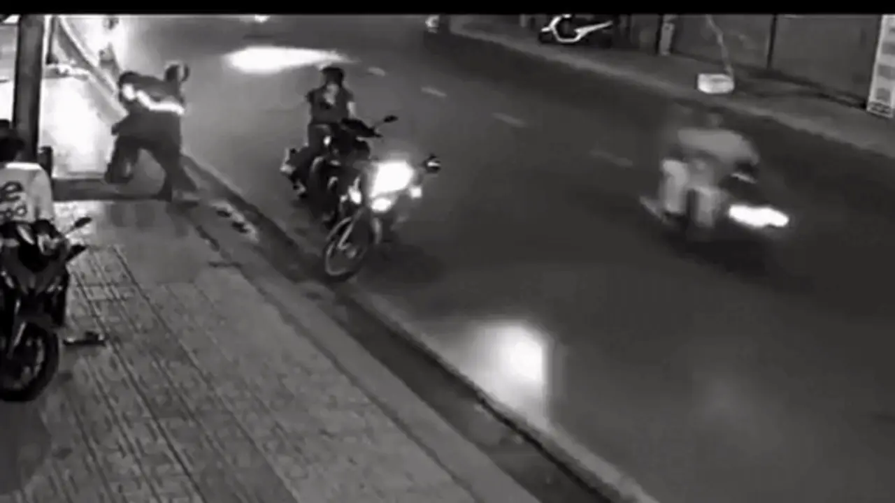 TP.HCM: Nghi ghen tuông, tài xế công nghệ chặn đường hành hung tình địch
