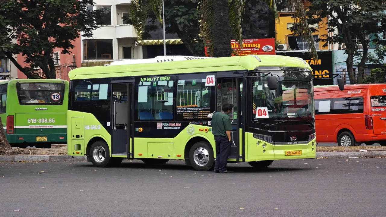 TPHCM nghiên cứu mô hình xe buýt mini, hành khách mở app đặt chuyến