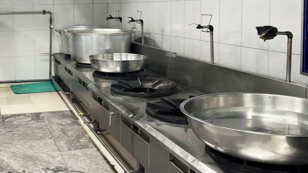 TPHCM: Phạt 133 triệu đồng 5 cơ sở dịch vụ ăn uống vi phạm