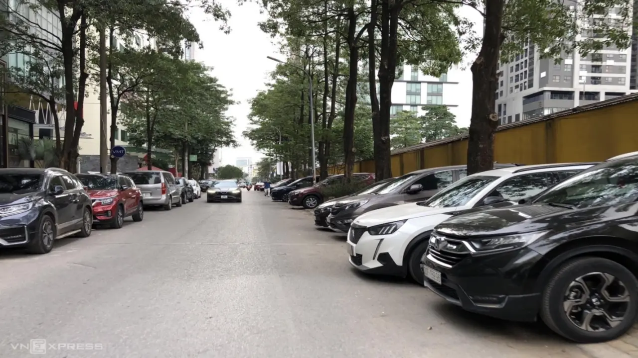 Tranh luận 'thu phí vỉa hè Hà Nội tối đa 400.000 đồng mỗi m2'
