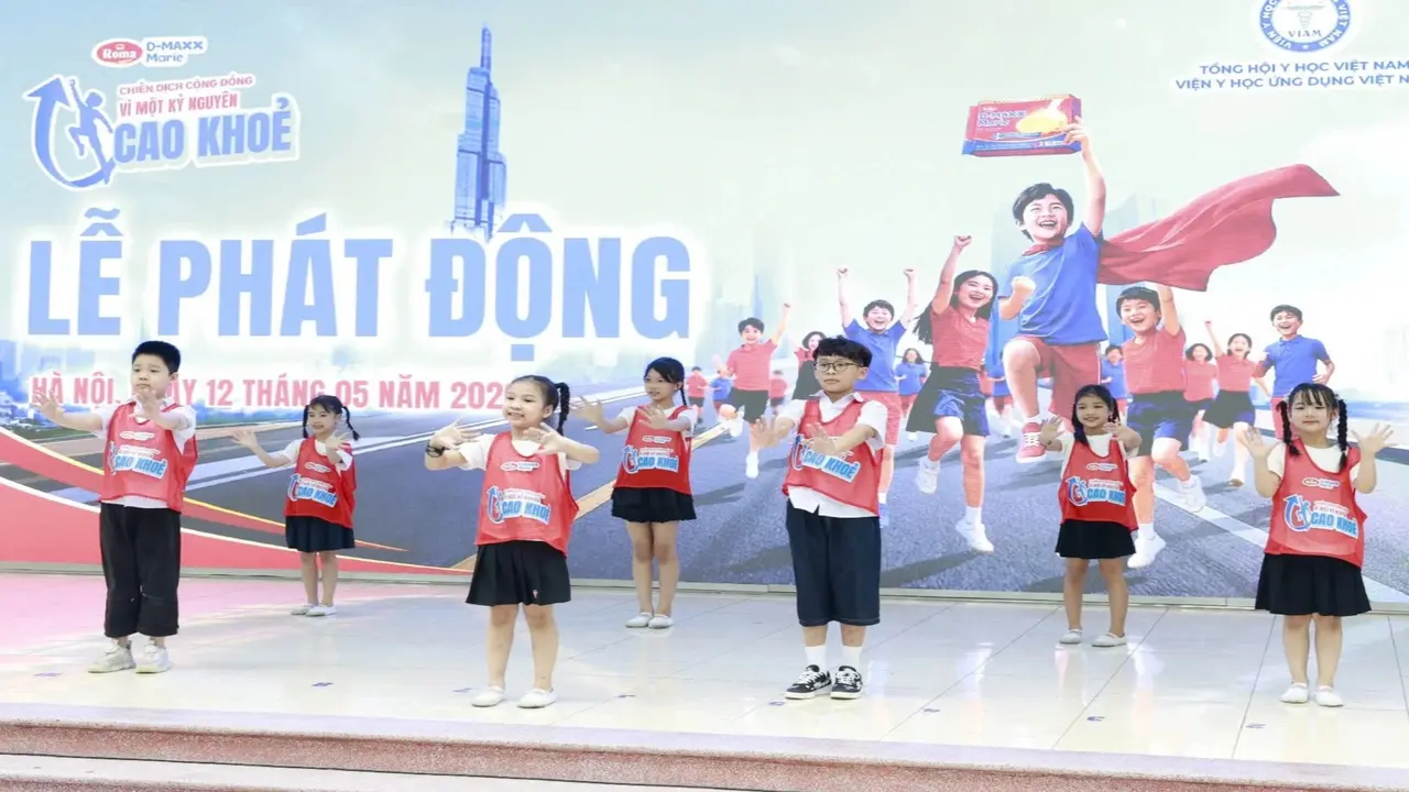 Trẻ thấp không hẳn do gen: Chuyên gia chỉ ra 4 yếu tố then chốt