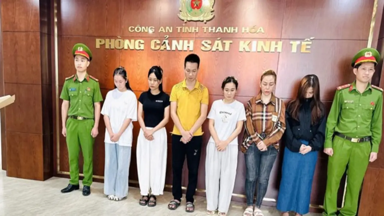 Triệt phá đường dây buôn bán nước hoa giả, giao dịch tới 200 tỷ đồng
