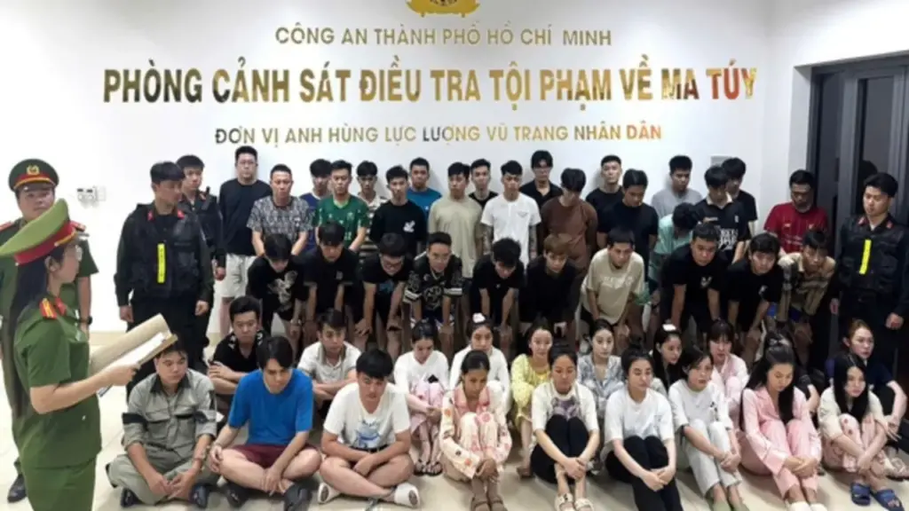 Triệt phá tụ điểm ma túy trong quán bar Revo, khởi tố 50 đối tượng