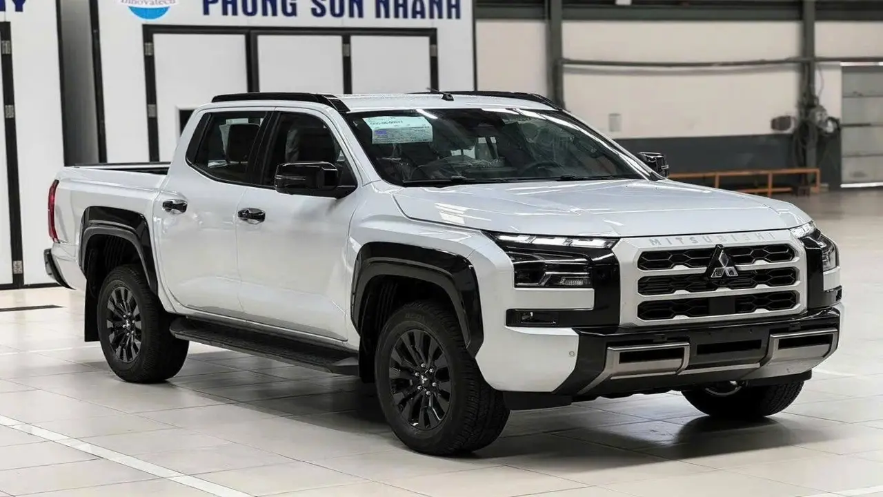 Triton giảm tới 150 triệu đồng tại đại lý, rẻ hơn Ranger và Hilux