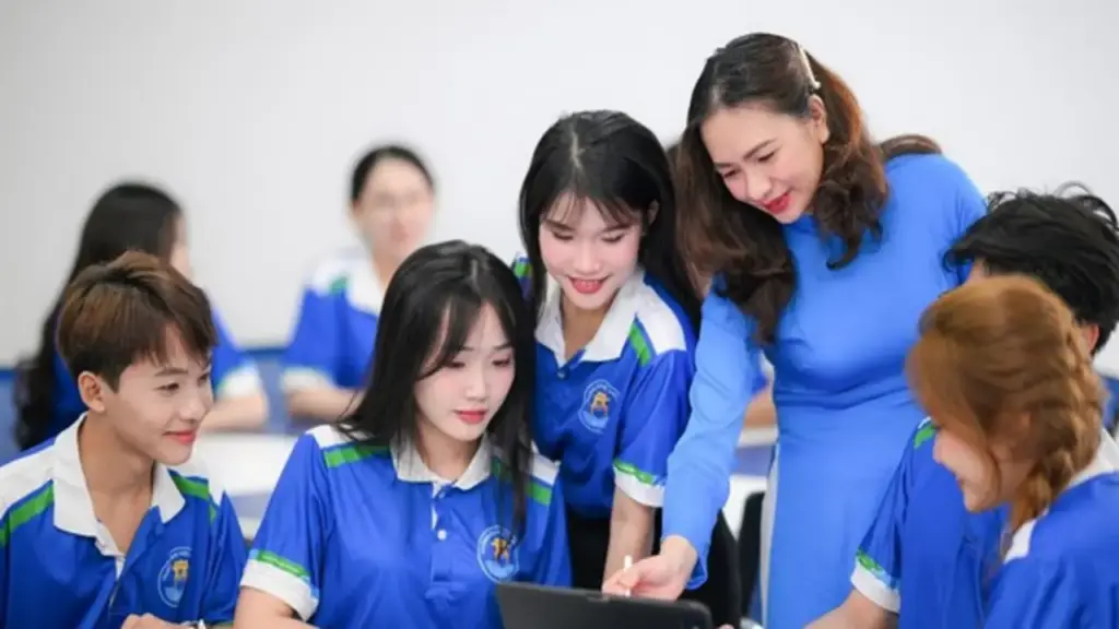 Trường ĐH Văn Hiến xét tuyển học bạ từ 18 điểm, nhiều học bổng hấp dẫn