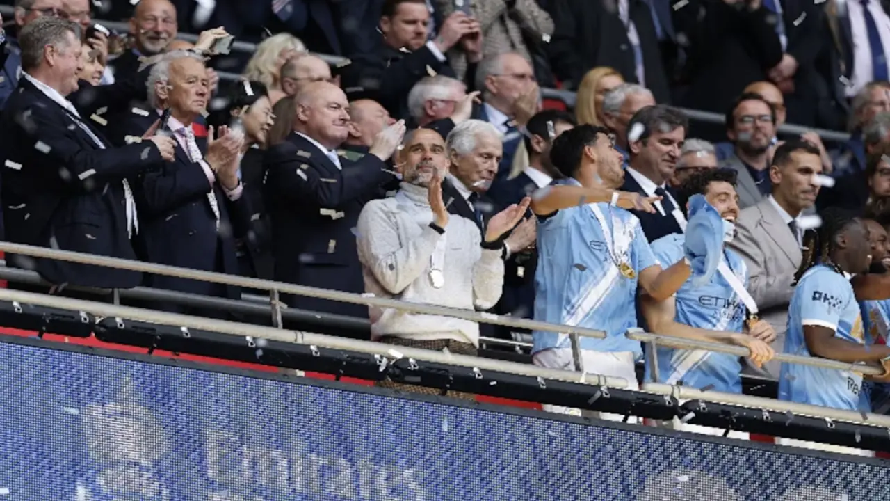 Truyền thông Anh: 'Guardiola rời Man City vào cuối mùa'
