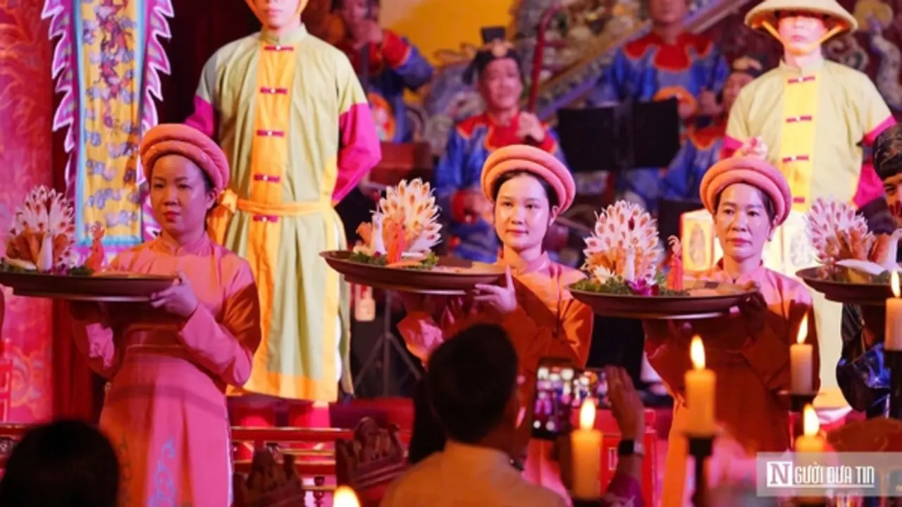 Từ cung đình đến dân gian: Hành trình tạo nên bản sắc ẩm thực Huế