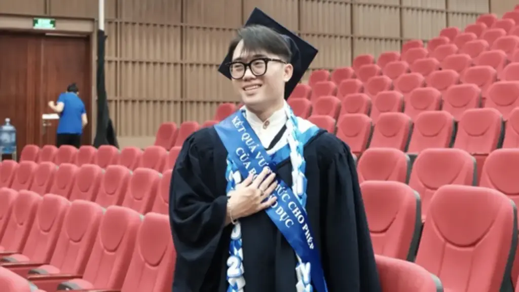 Từ học sinh yếu tiếng Anh đến học bổng toàn phần tiến sĩ tại Úc