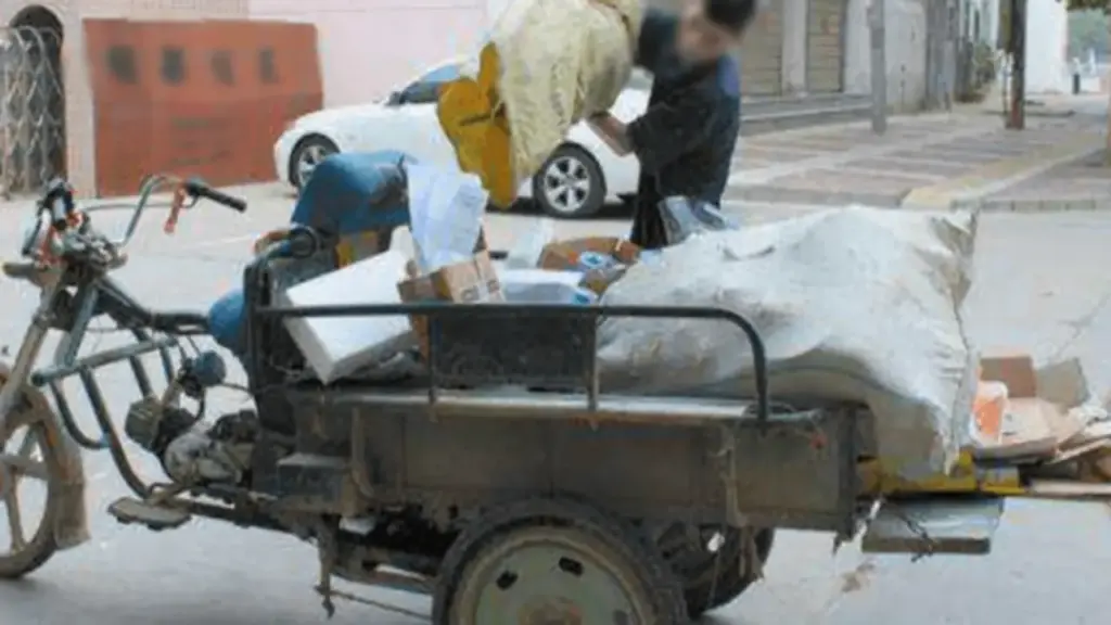 Từng nhặt rác mưu sinh, 8 năm sau bước lên hàng tỷ phú: Hành trình khó tin của người đàn ông 33 tuổi