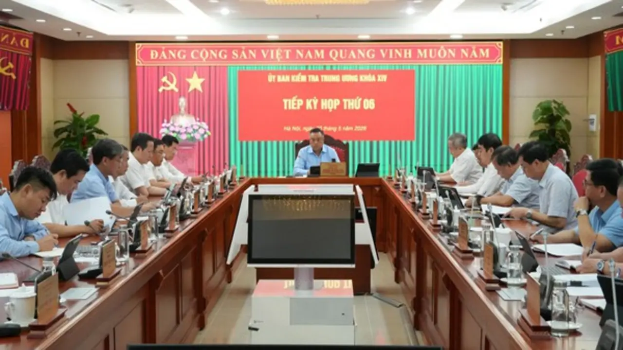 Ủy ban Kiểm tra Trung ương cảnh cáo, đề nghị thi hành kỷ luật nhiều cán bộ