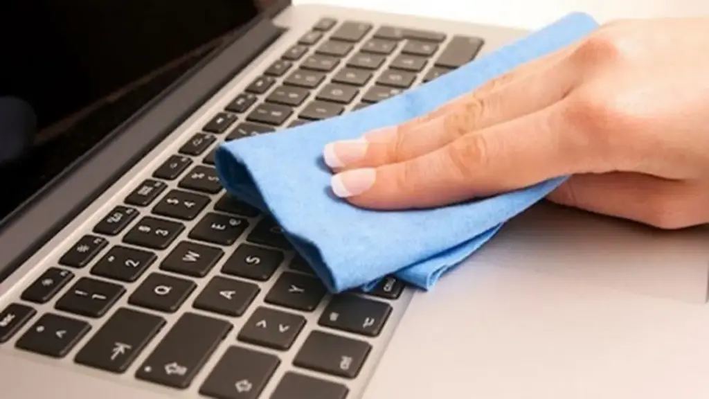 Vệ sinh bàn phím laptop rất đơn giản nhưng nhiều người bỏ qua công đoạn này dễ gây hỏng thiết bị