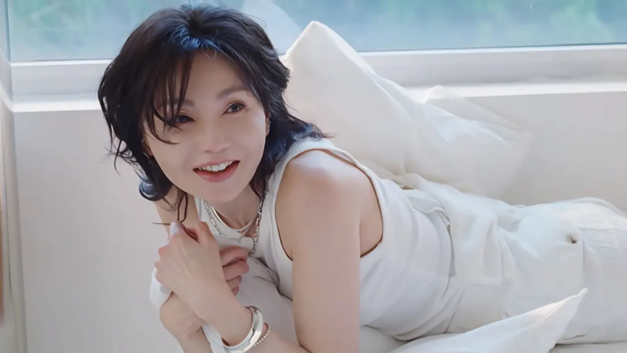 Vẻ thanh lịch của Trương Mạn Ngọc