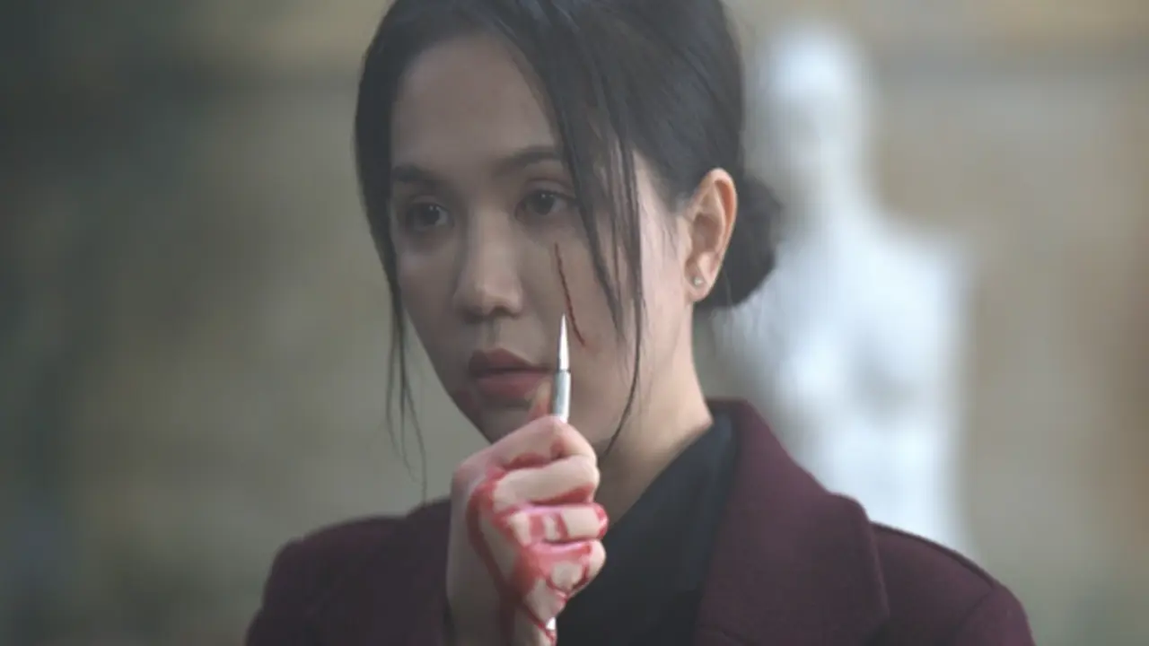 Vì sao phim có Ngọc Trinh đóng chính 'lép vế' ở phòng vé?