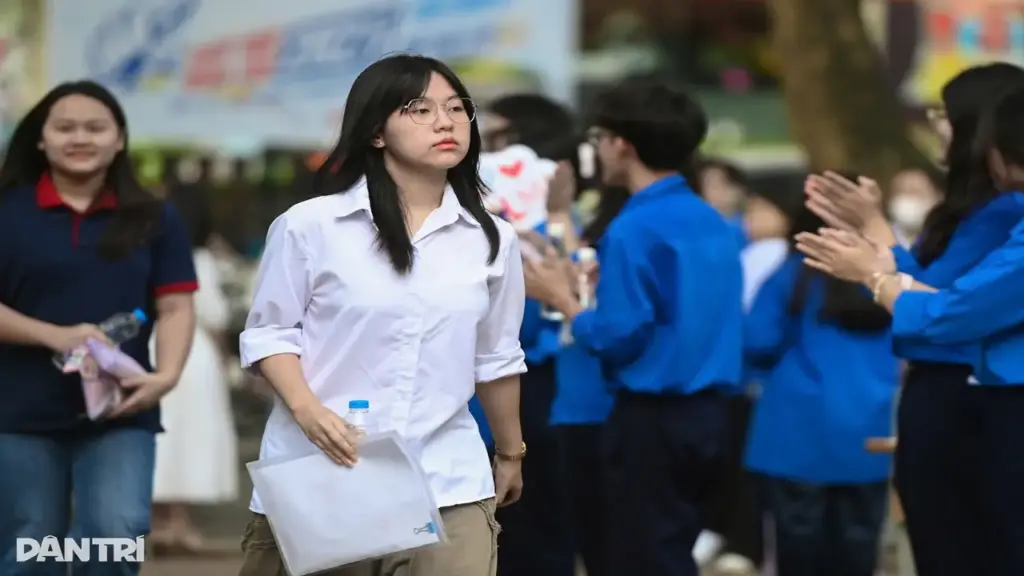 Vì sao thi lớp 10 căng thẳng hơn thi đại học?