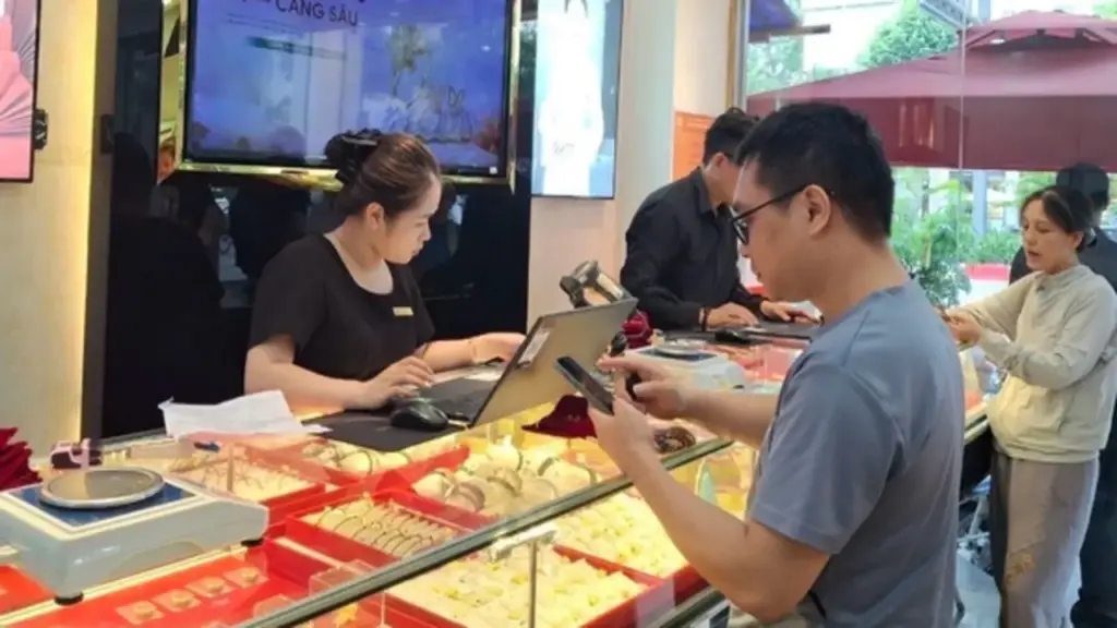 Vì sao vàng 'ế' dù giá đang thấp nhất 4 tháng qua?
