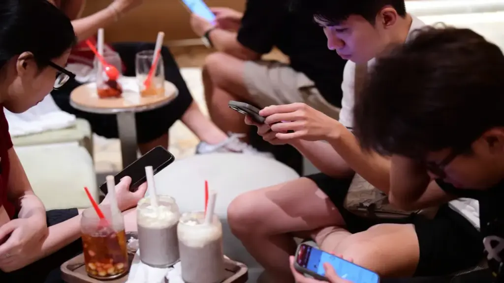 Với 1,29 tỉ lượt tải, người dùng Việt chơi game di động nhiều và lâu hàng đầu khu vực