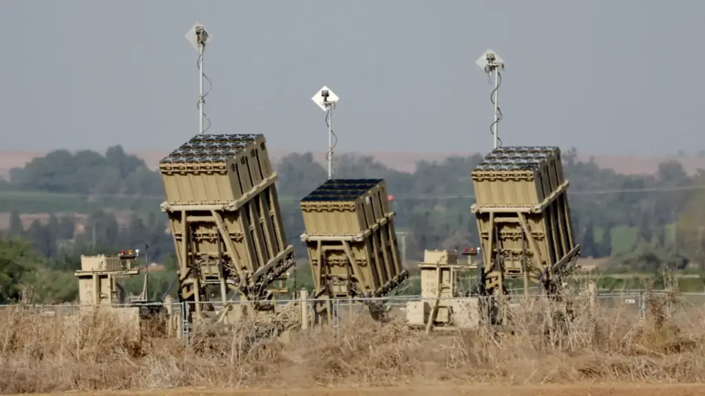 Vòm Sắt Israel 'tham gia đánh chặn tên lửa Iran' tại UAE