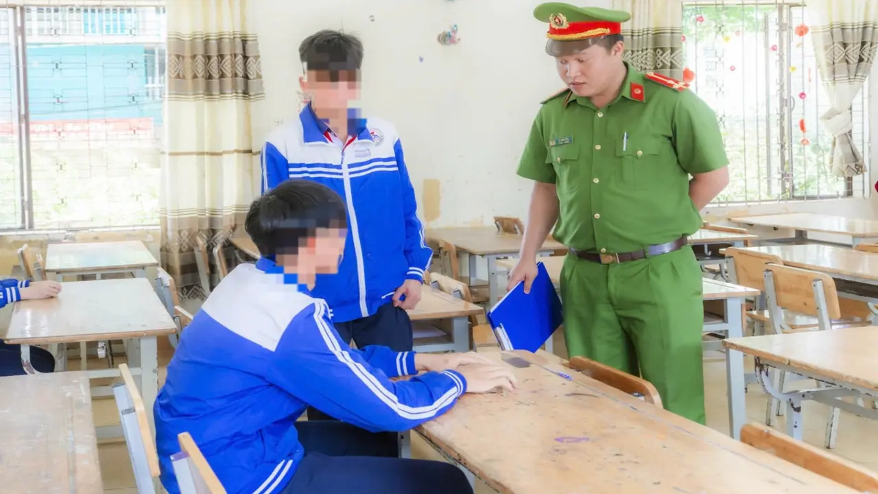 Vụ nam sinh lớp 8 ở Lâm Đồng tự tử: Khởi tố 1 bạn học về tội cưỡng đoạt tài sản