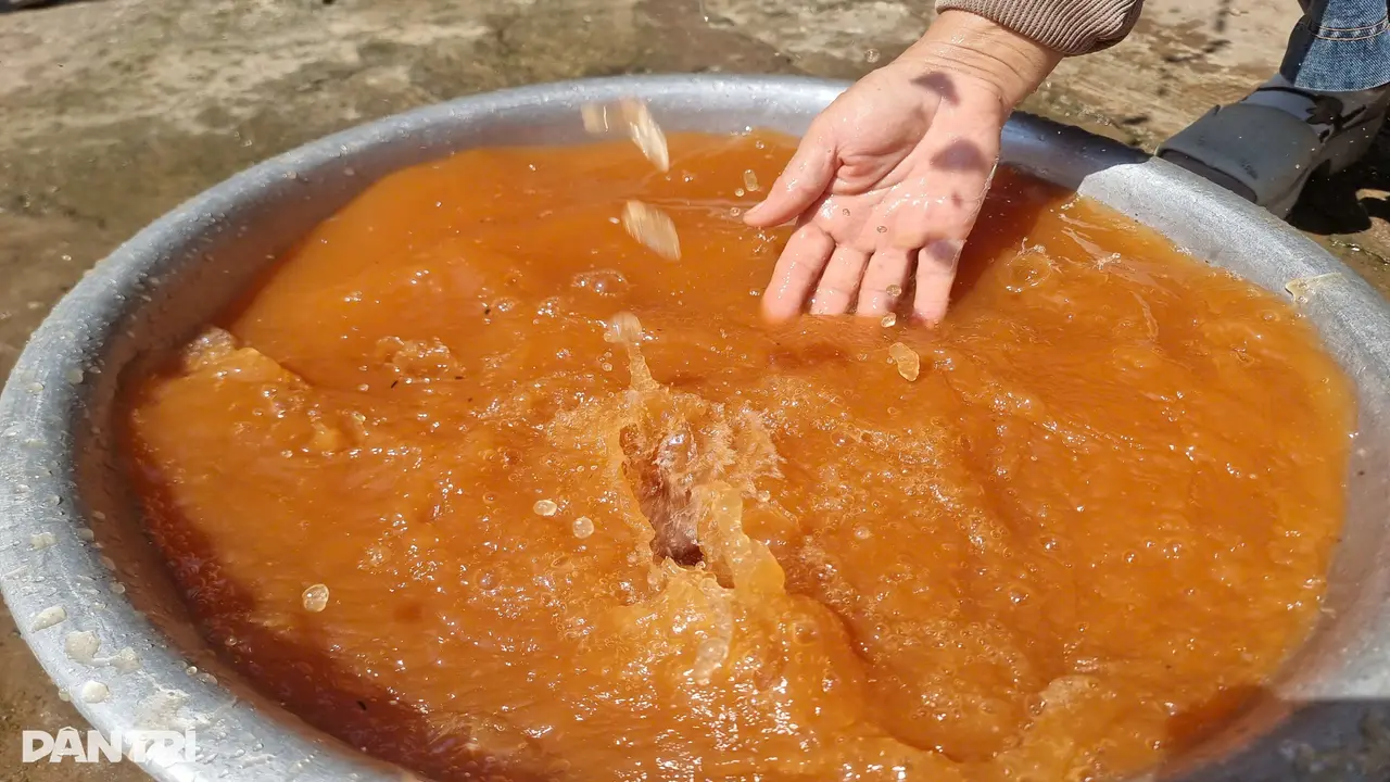 Vụ nước giếng ở khu tái định cư đục vàng như mật: Người dân đón niềm vui
