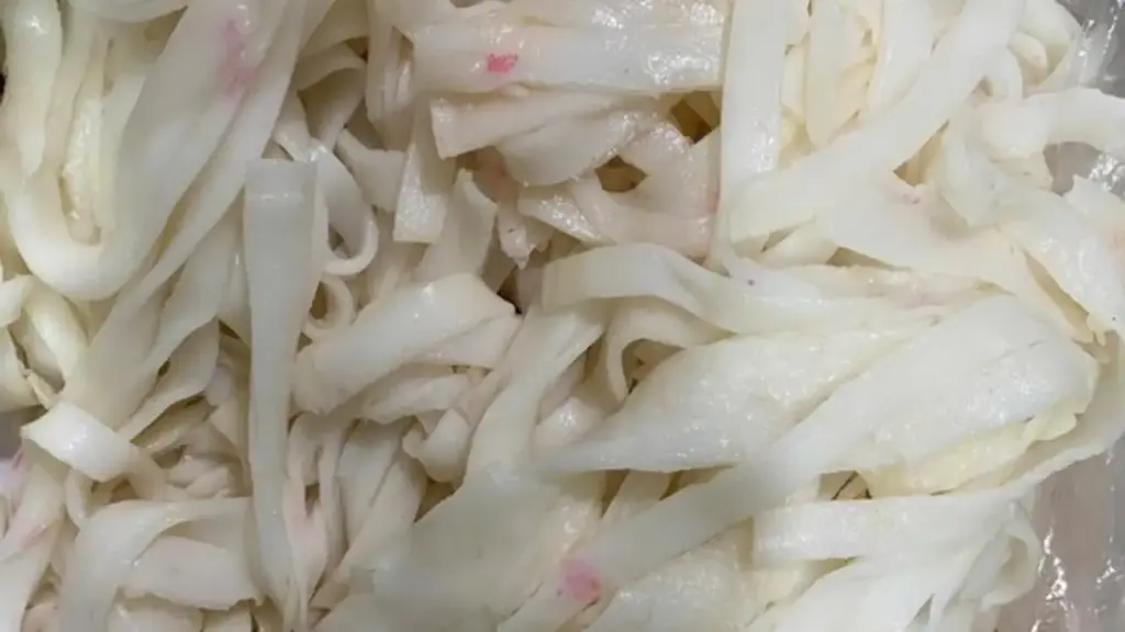 Xuất hiện hình ảnh mì Quảng có màu lạ ở chợ Huế, chính quyền lập tức kiểm tra