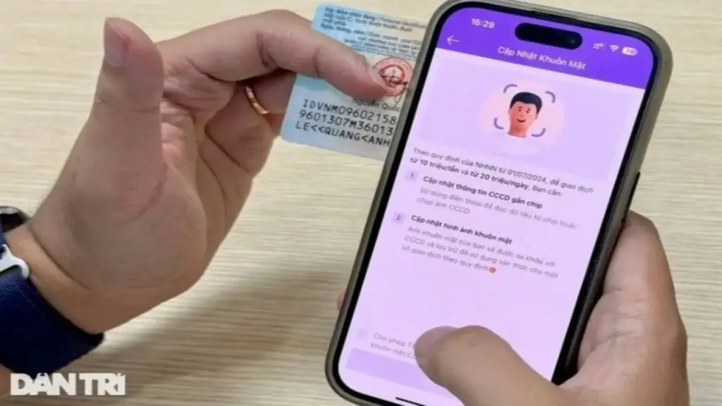 Yêu cầu xác thực sinh trắc học trên eTax Mobile để chống gian lận hóa đơn