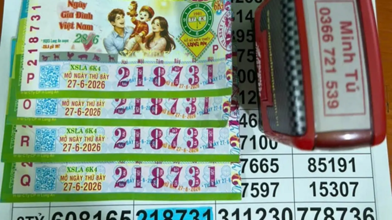 2 người bạn trúng độc đắc 8 tỉ xổ số miền Nam, cùng đến đại lý lãnh thưởng