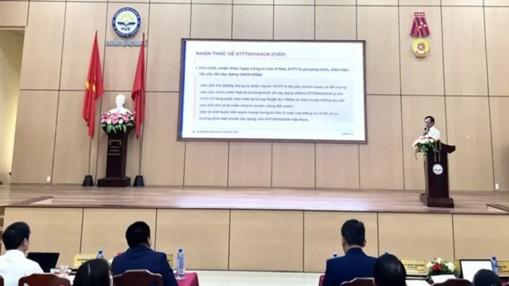 40 năm đổi mới: Chuyên gia hiến kế chuyển hóa tri thức thành giá trị kinh tế