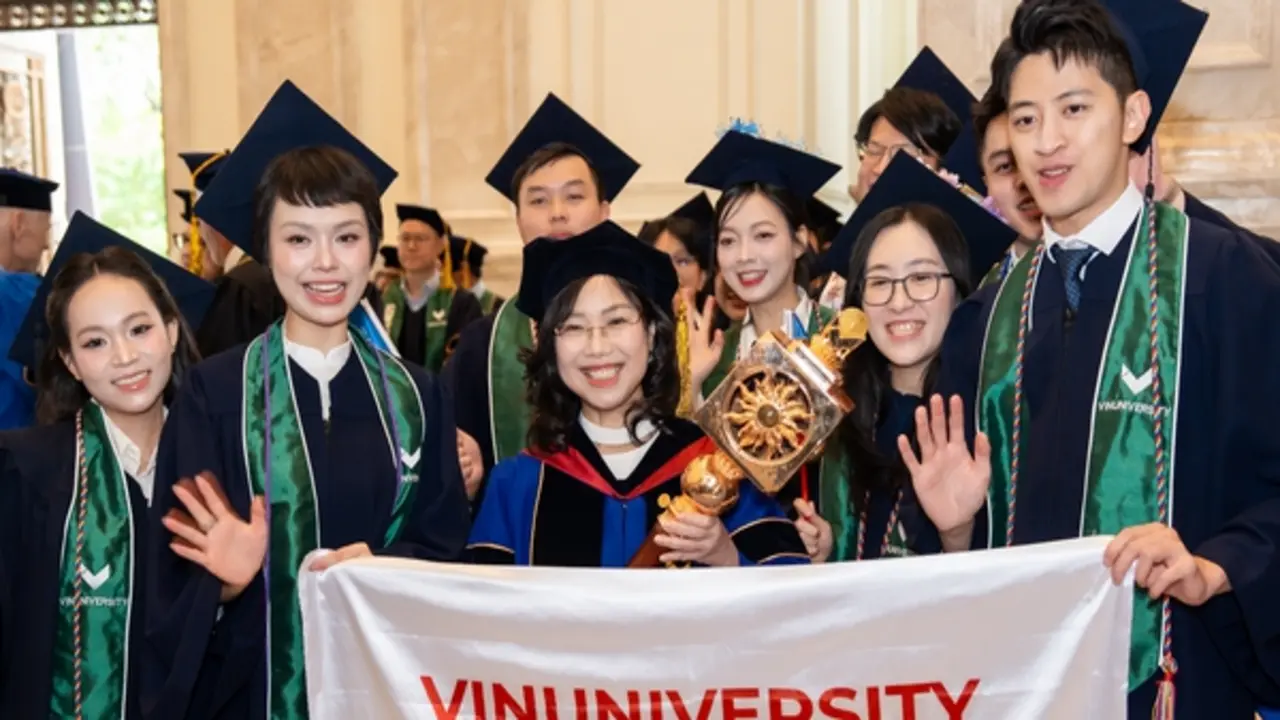 47 bác sĩ đầu tiên tốt nghiệp chương trình y khoa chuẩn Mỹ