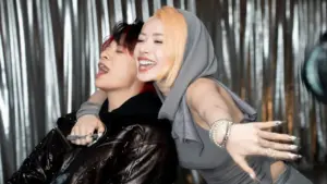 Amber Liu 'đạp gió' đến Việt Nam chúc mừng Chi Pu ra mắt album EXs